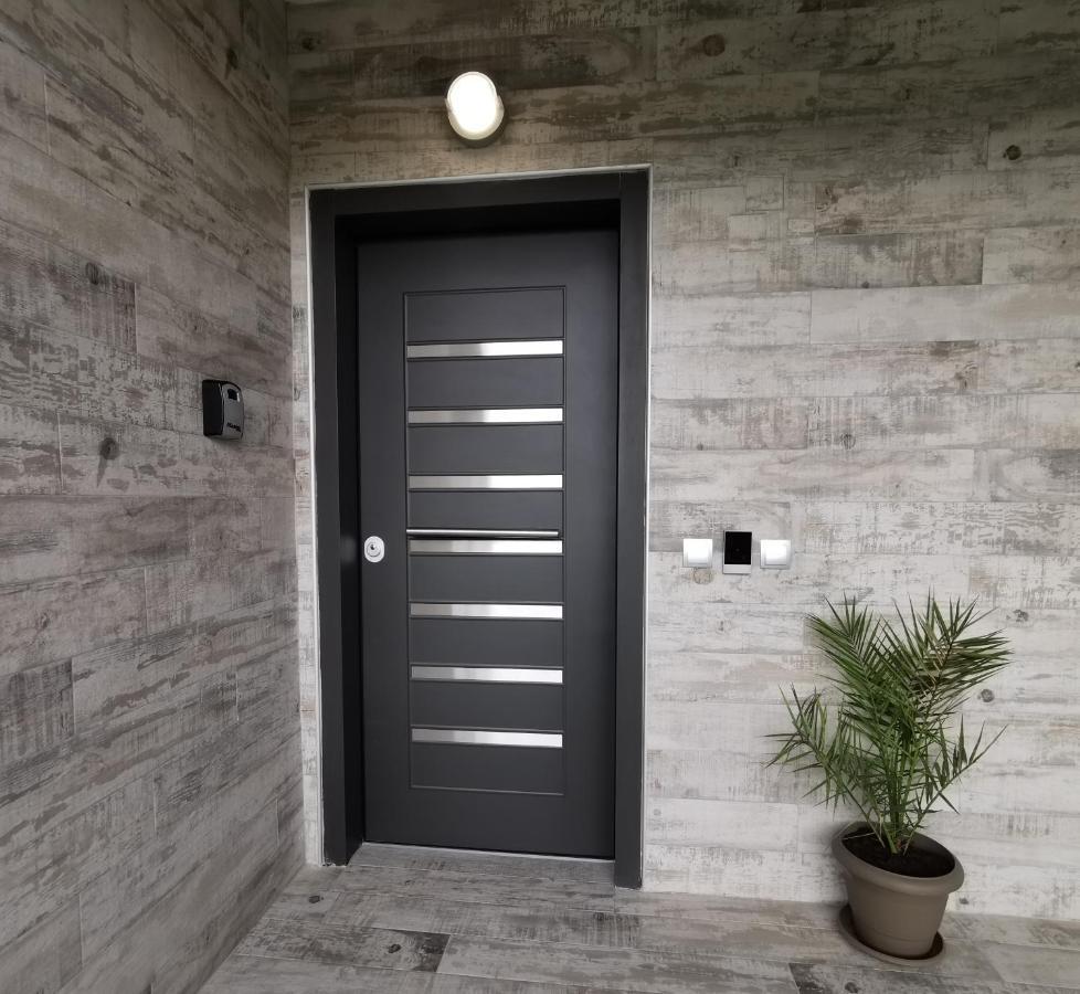 Family Apartment Zornitsa Néa Fókaia Екстериор снимка