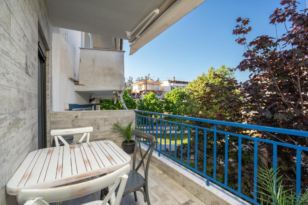 Family Apartment Zornitsa Néa Fókaia Екстериор снимка